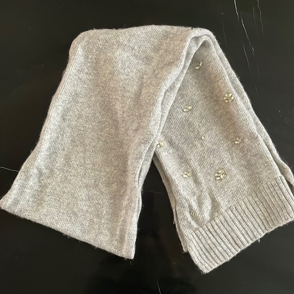 Banana Republic Italian Yarn knit jewelled skarf limited edition wrap - Picture 2 of 4